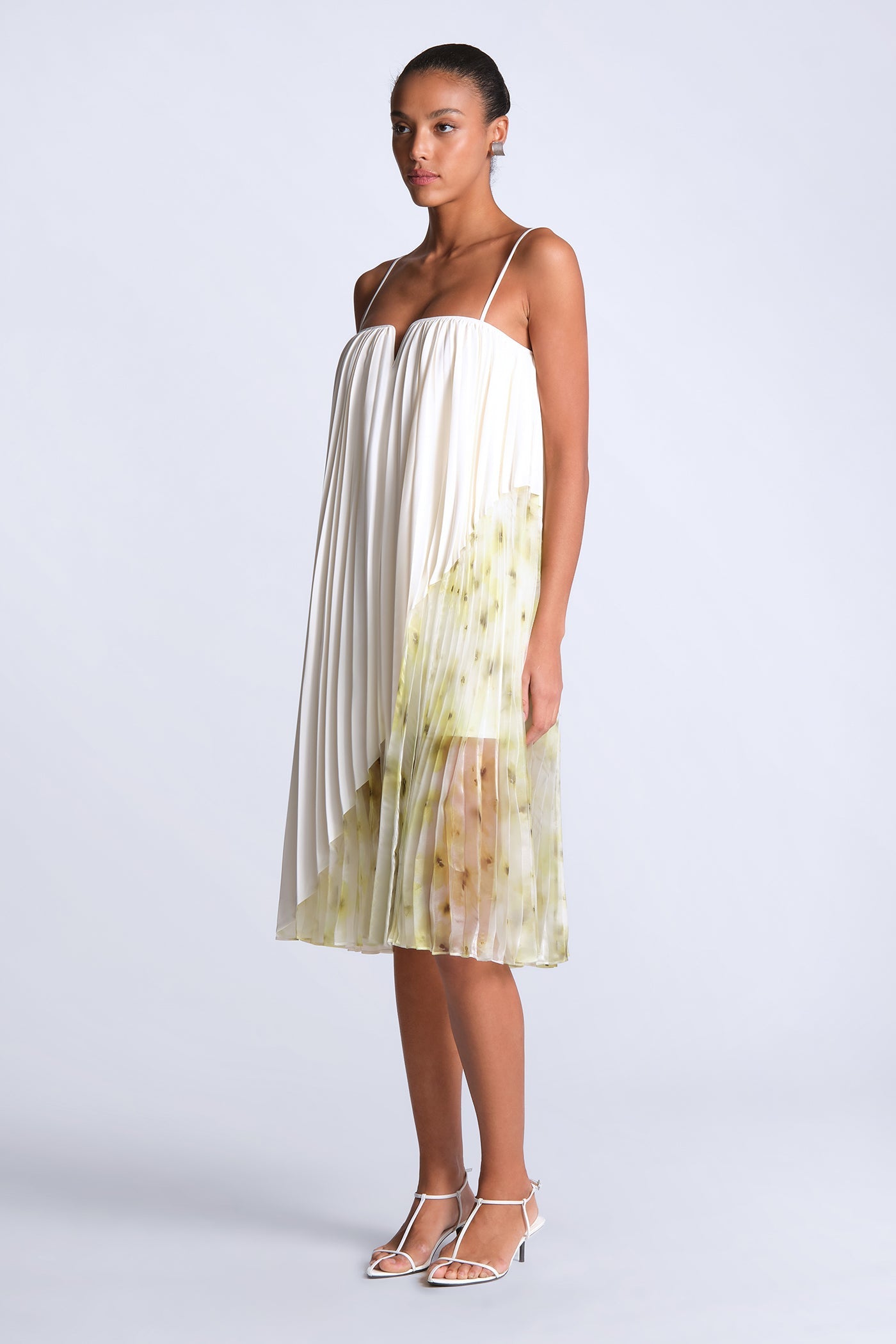 BCBGMAXAZRIA Jennifer Printed Dress Snow White & Bouquet Firefly Print