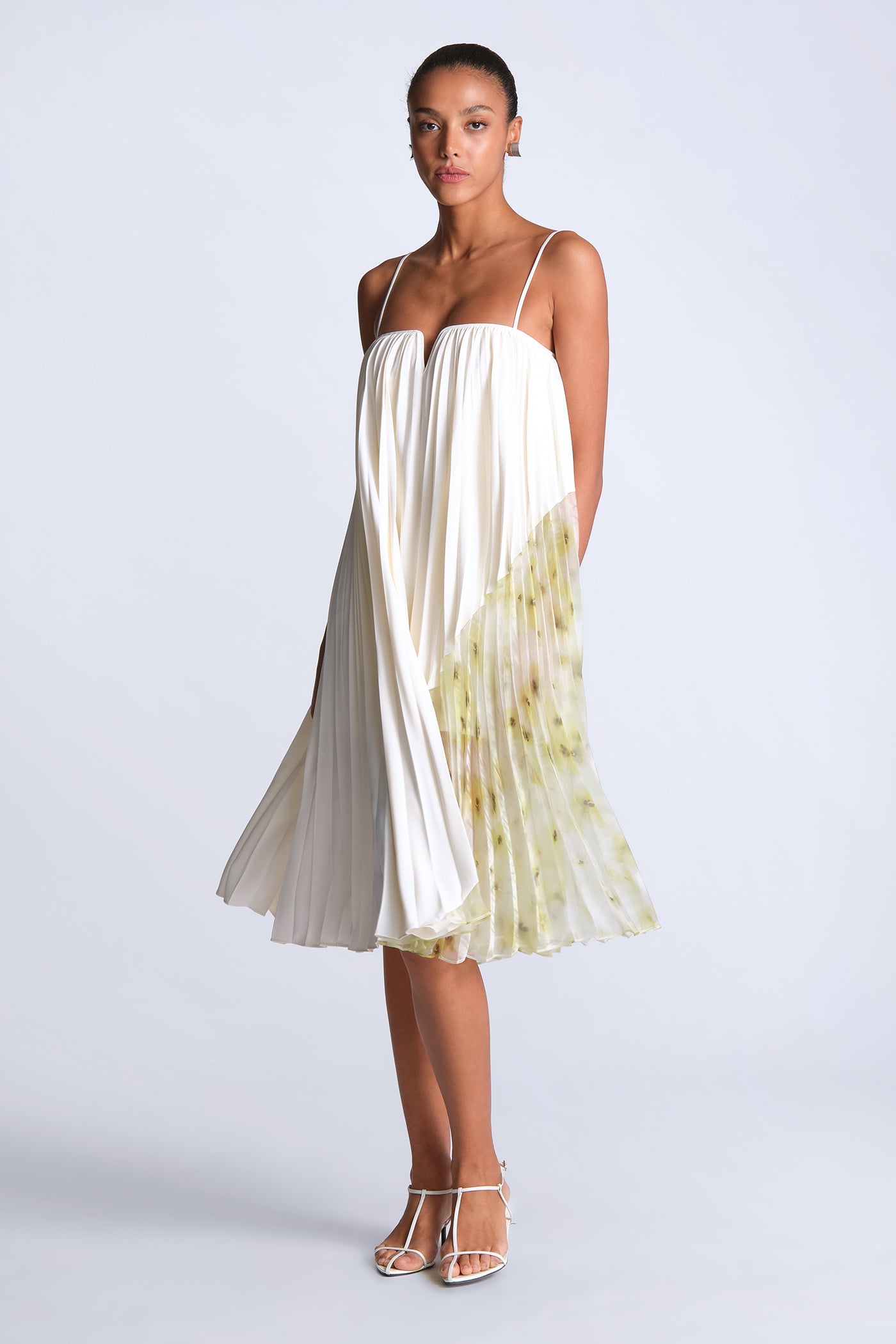 BCBGMAXAZRIA Jennifer Printed Dress Snow White & Bouquet Firefly Print