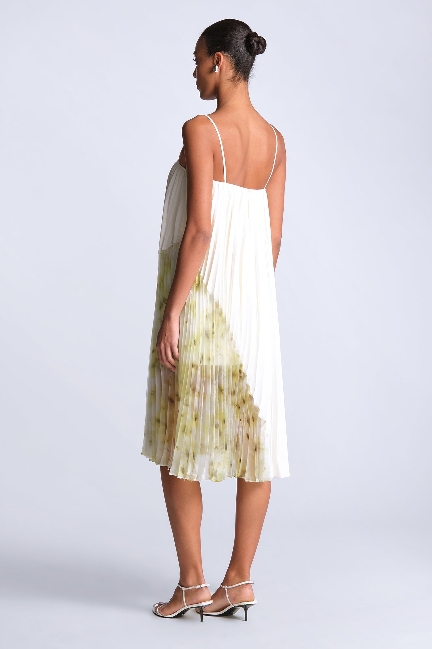 BCBGMAXAZRIA Jennifer Printed Dress Snow White & Bouquet Firefly Print
